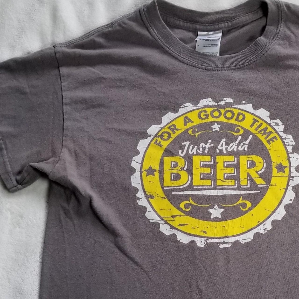 "For a Good Time Just Add Beer" vintage y2k grey crewneck tee sz Sm